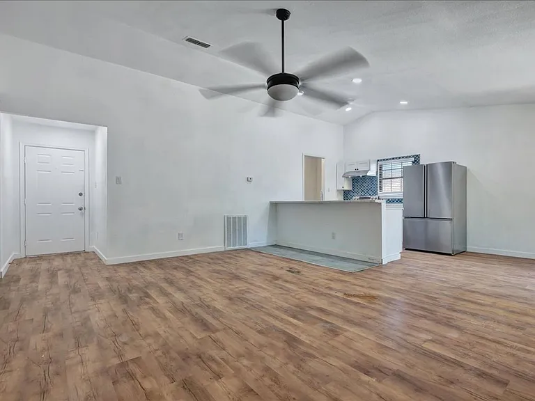4908 Jade St — Photo 4