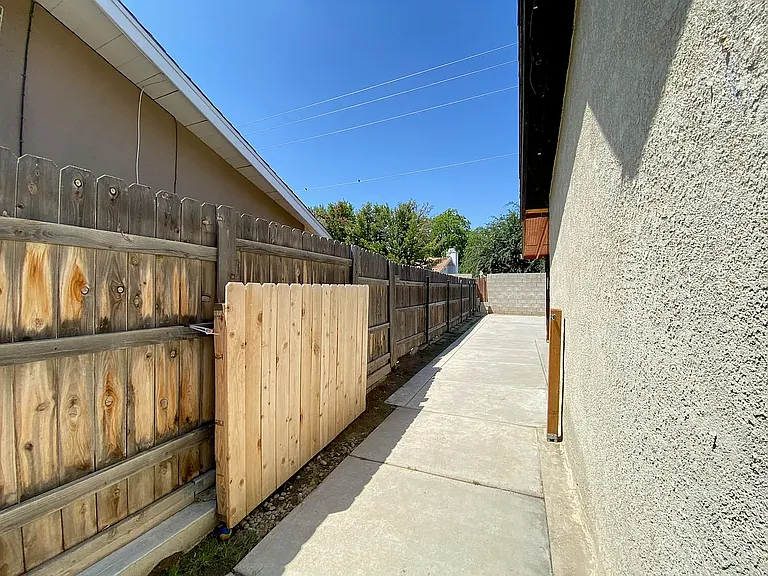 4921 Centaur St — Photo 15
