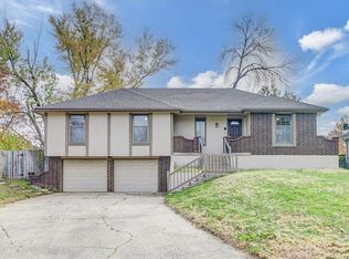 1008 SW 23rd St, Blue Springs, MO 64015