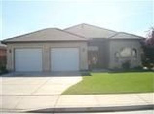 2905 Silver Shore Ln, Bakersfield, CA 93313