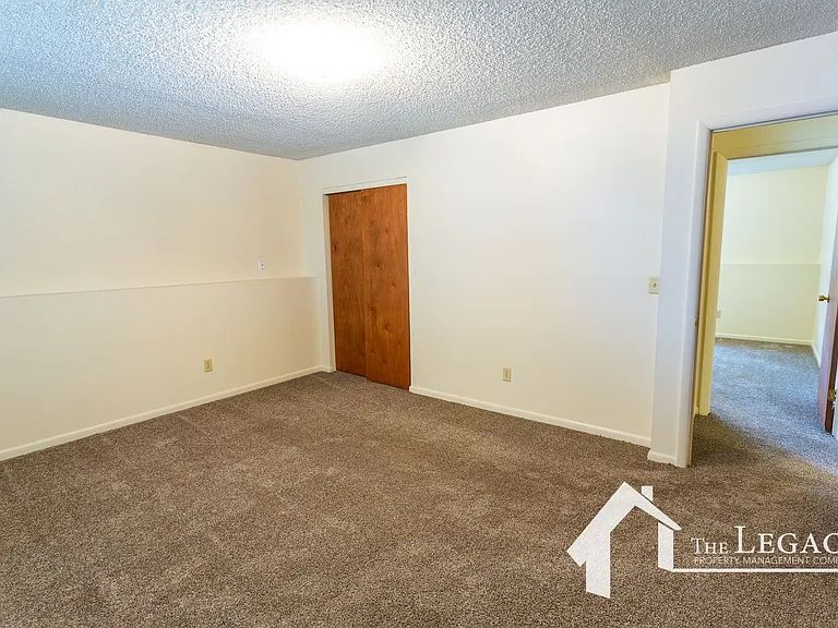 431 S Jefferson St — Photo 4