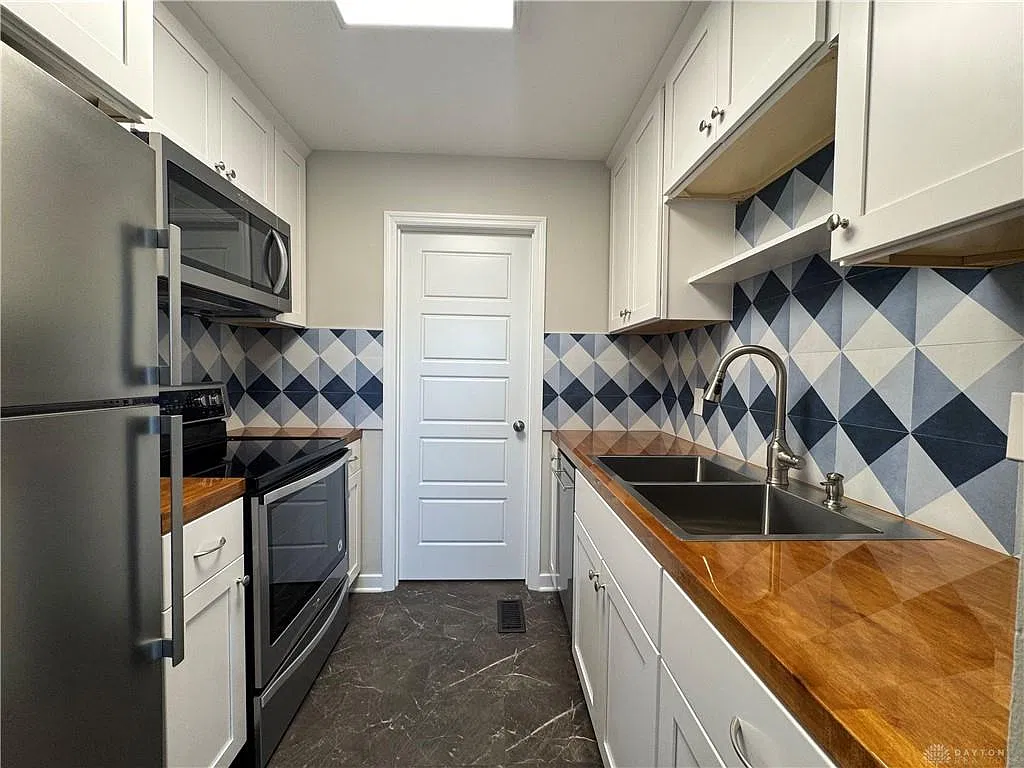 1 bed, 1.0 bath, 2900 sqft, $900 — Photo 4