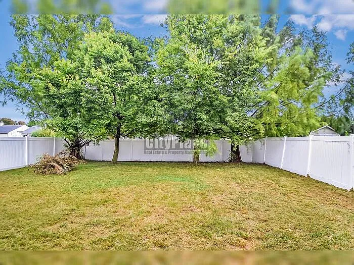 4 bed, 2.5 bath, 2835 sqft, $2,650 — Photo 4