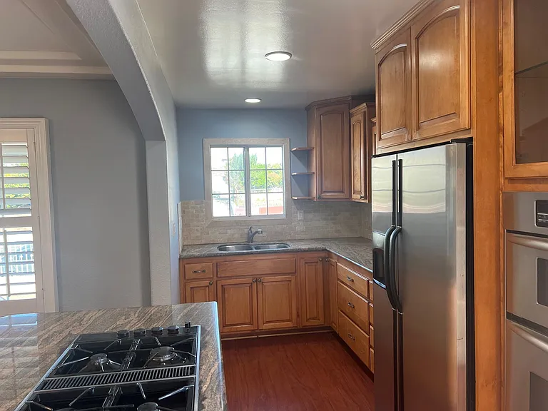 3887 Ocean View Blvd — Photo 7
