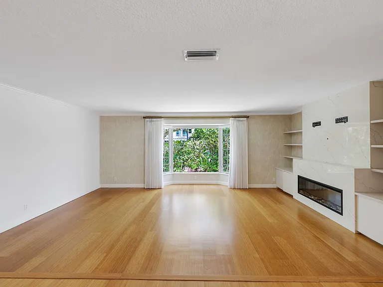 2204 Notre Dame Dr — Photo 15