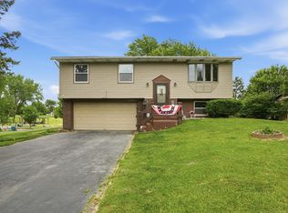 4066 Kingsway Dr, Crown Point, IN 46307
