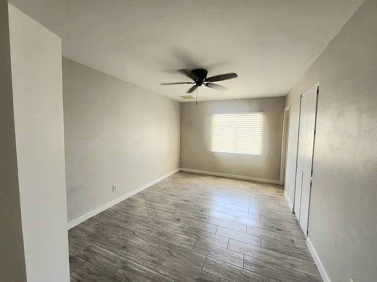 3136 W Port Au Prince Ln — Photo 17