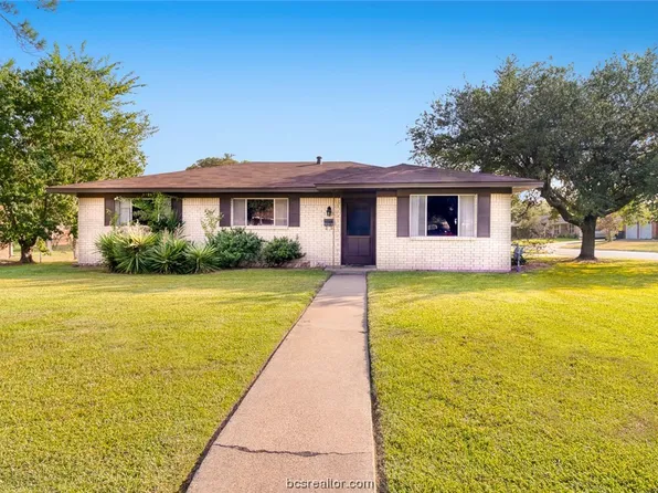 3800 Craig St, Bryan, TX 77802