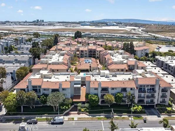 8180 Manitoba St, Playa Del Rey, CA 90293