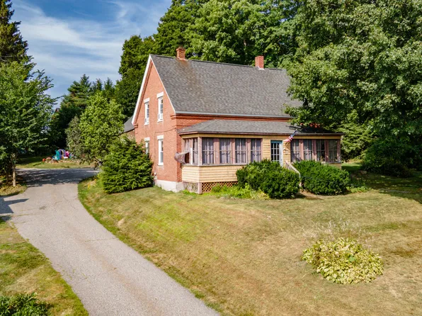 11 Cobbossee Avenue, Gardiner, ME 04345