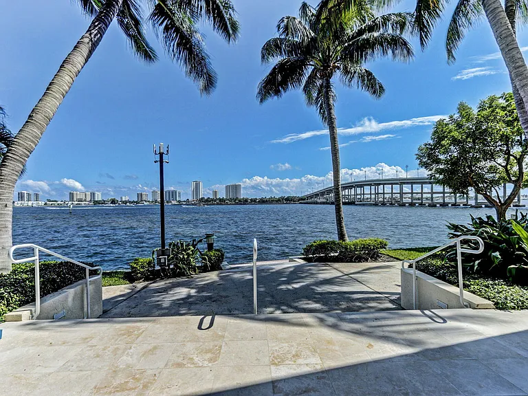 2640 Lake Shore Dr #1716 — Photo 44