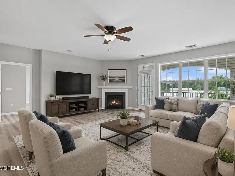 136 Mill Pond Way — Photo 2
