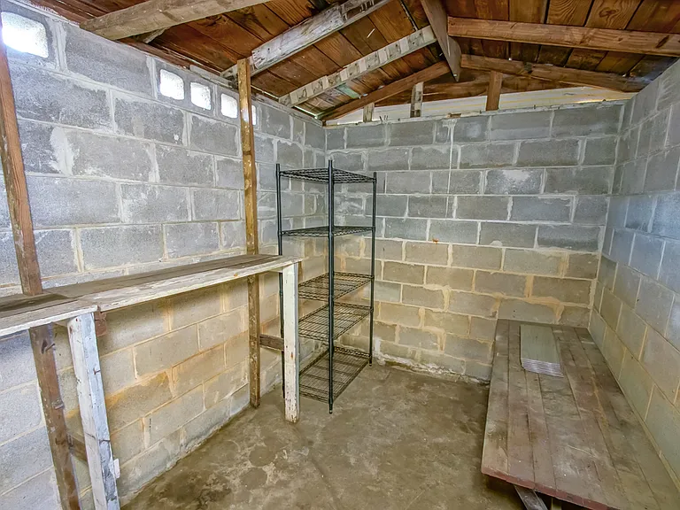 2105 Clouet St — Photo 11