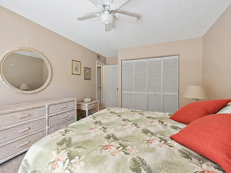 213 Seabreeze Cir — Photo 17