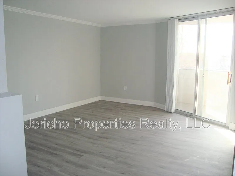 2 bed, 2.0 bath, 873 sqft, $1,695 — Photo 4