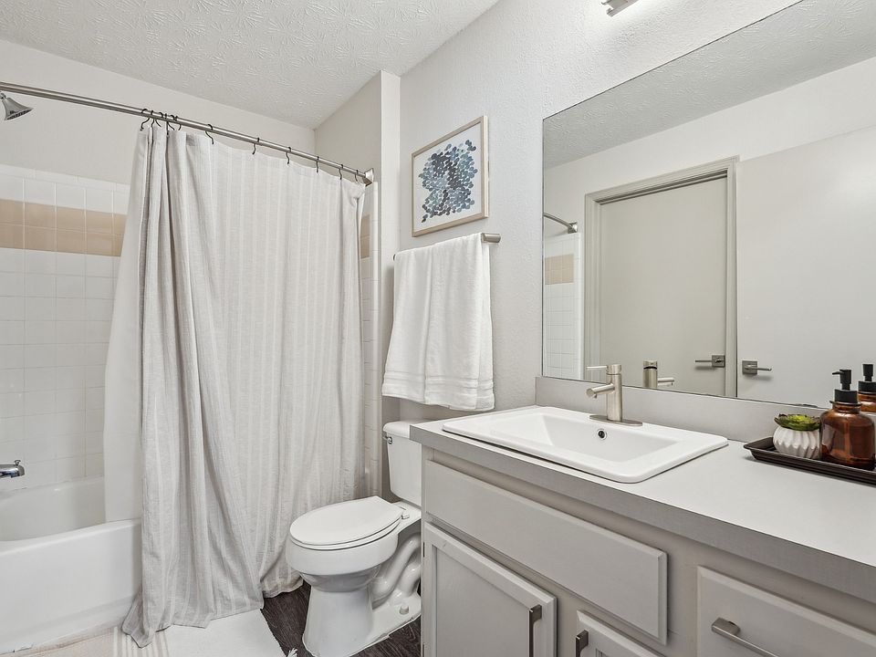 Updated Bathroom at Gwinnett Pointe Apartments in Norcross, GA 30093