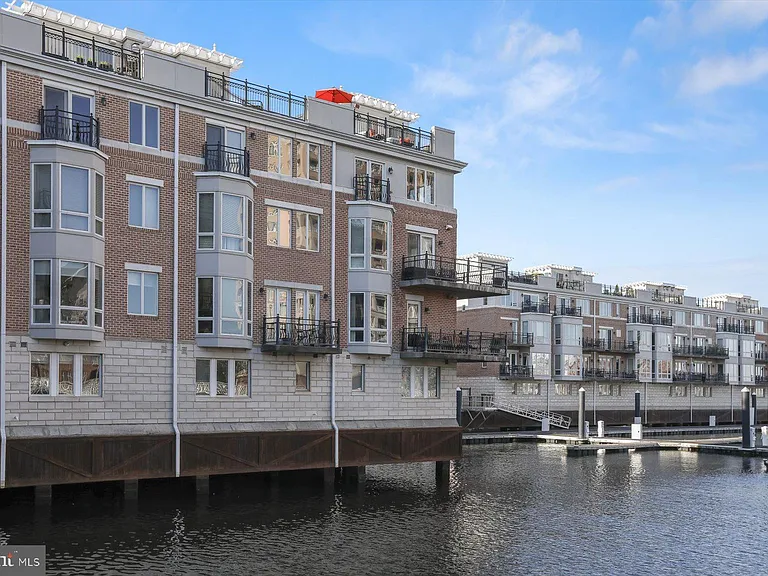 921 Valencia Ct #120 — Photo 97