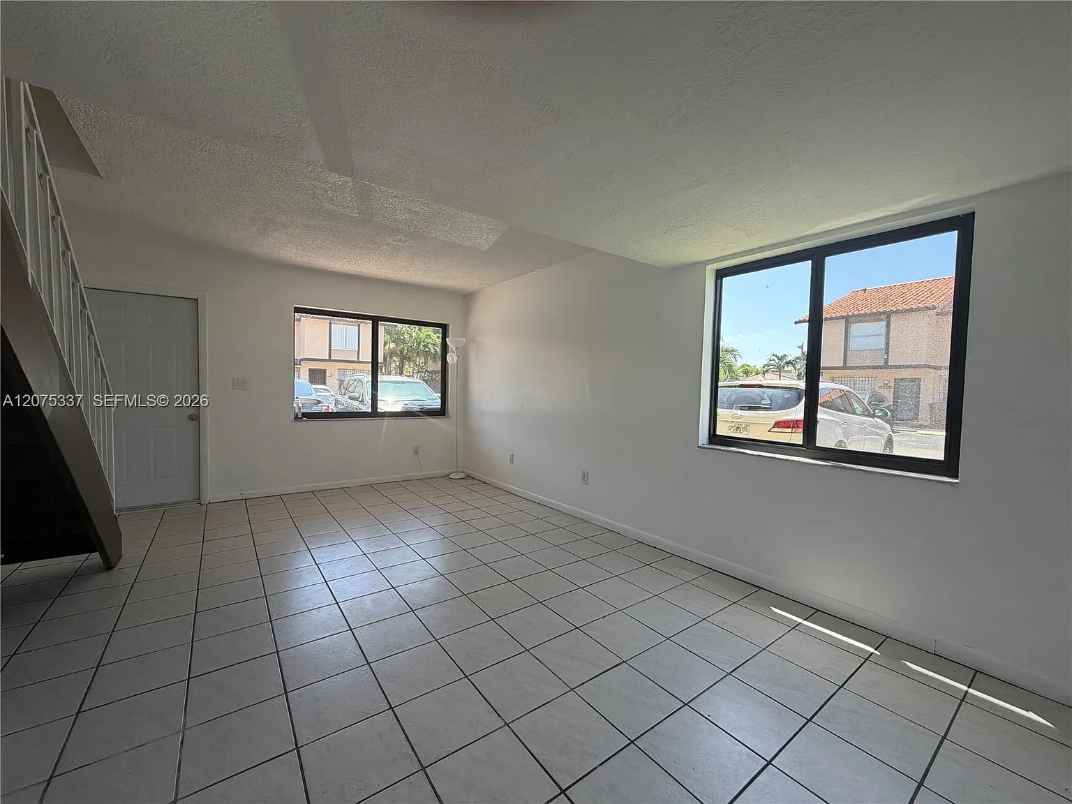 Oasis En Mango Hill Condo — Photo 4