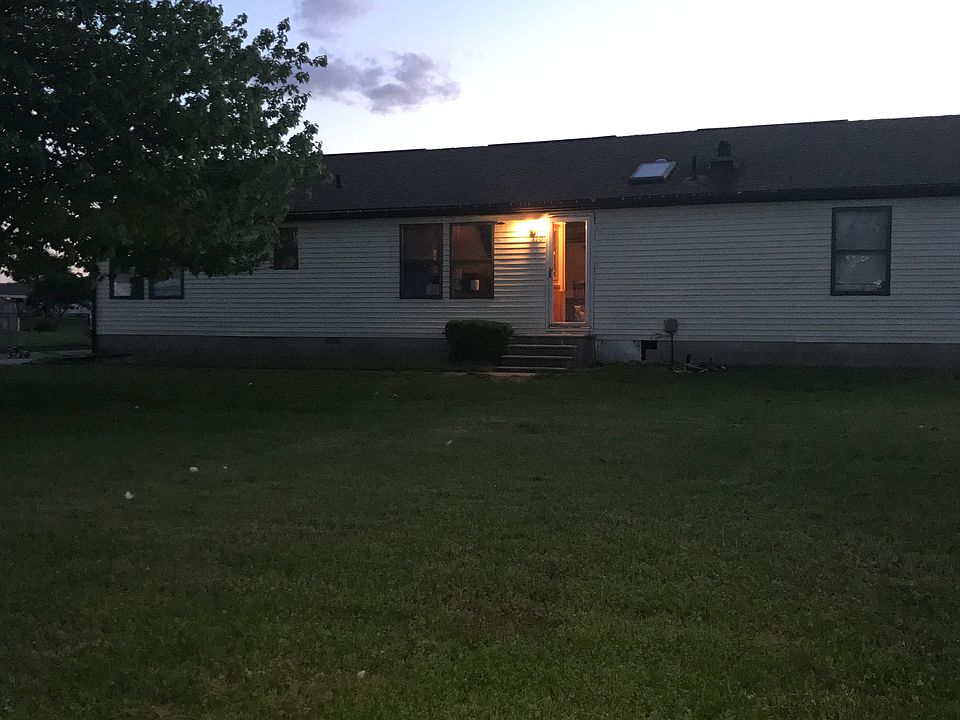 Front Of House & Front Yard