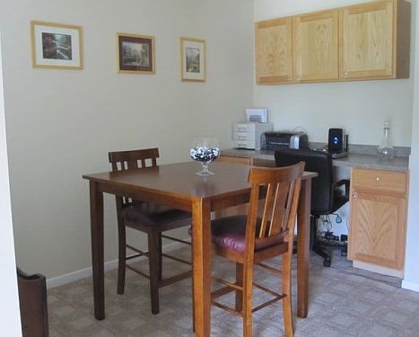 3rd image of 46 N Park Ave