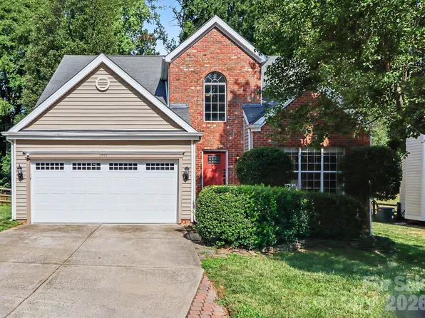 5912 Downfield Wood Dr, Charlotte, NC 28269