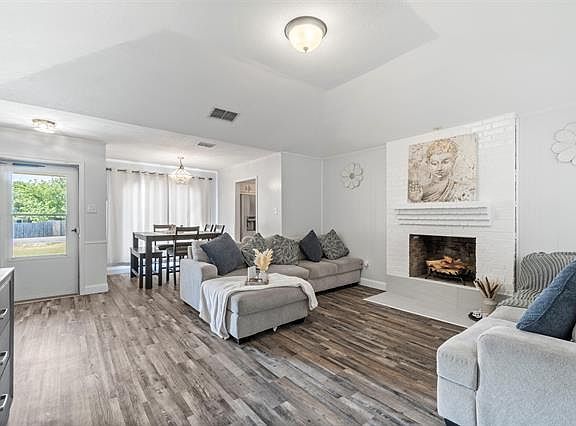 3rd image of 1202 N Sharpshire Dr