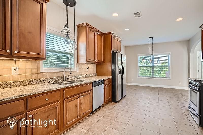 558 Cir, Loganville, GA 30052 Zillow