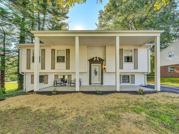 723 Finney Dr, Vinton, VA 24179