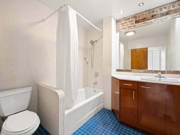 265 Berry Street image 7 of 9