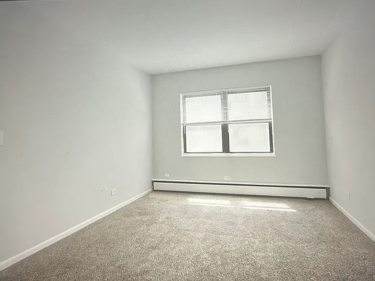 6007 N Kenmore Ave #401 — Photo 5