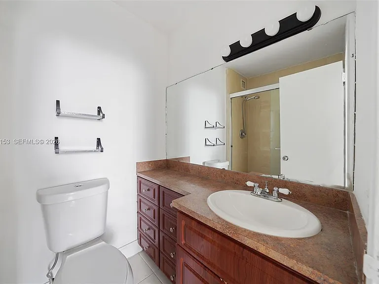 2000 NE 135th St #1010 — Photo 27
