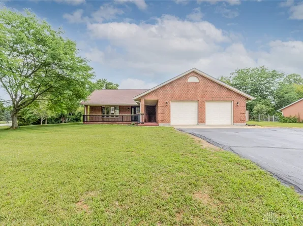 40 Lakengren Dr, Eaton, OH 45320