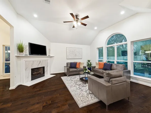 7326 Maple Run Drive, Sugar Land, TX 77479