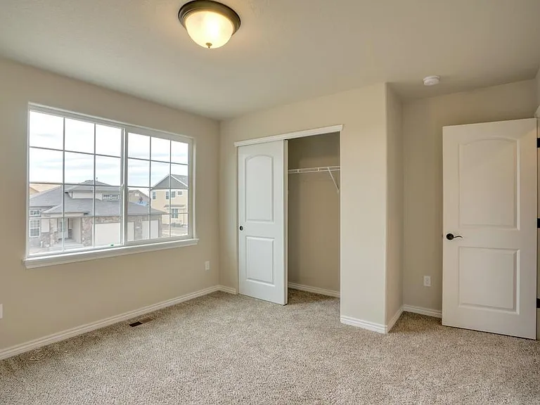 1525 Heirloom Dr — Photo 30