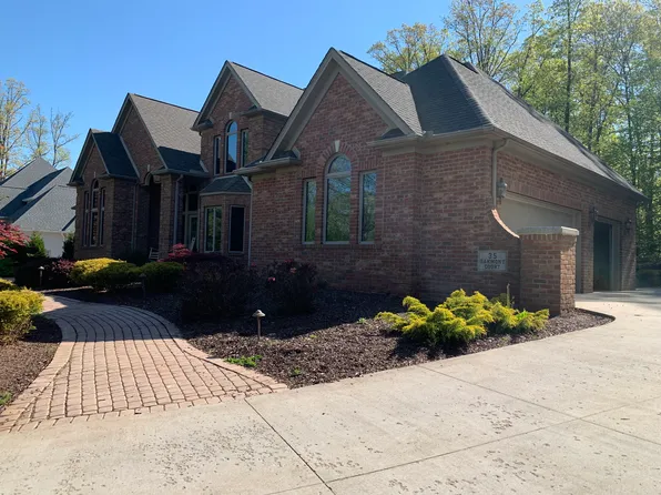 35 Oakmont Ct #1, Canfield, OH 44406