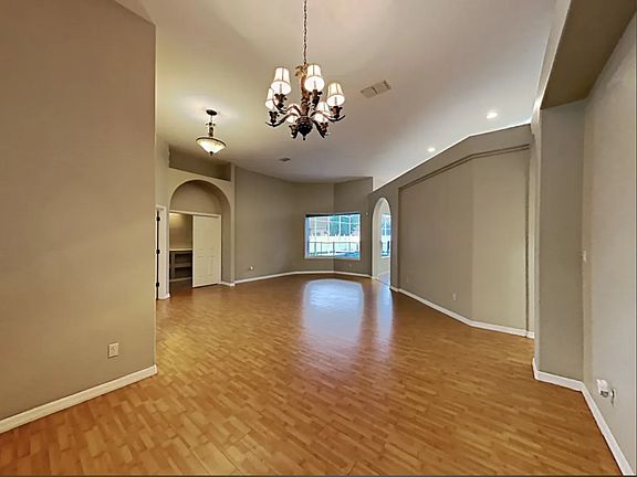 3rd image of 8116 Belshire Dr