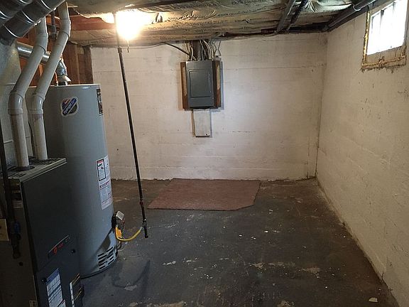 5th image of 2924 E 34th Ave