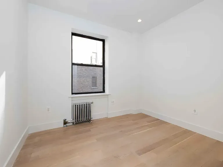 145 E 35th St #6RW — Photo 6
