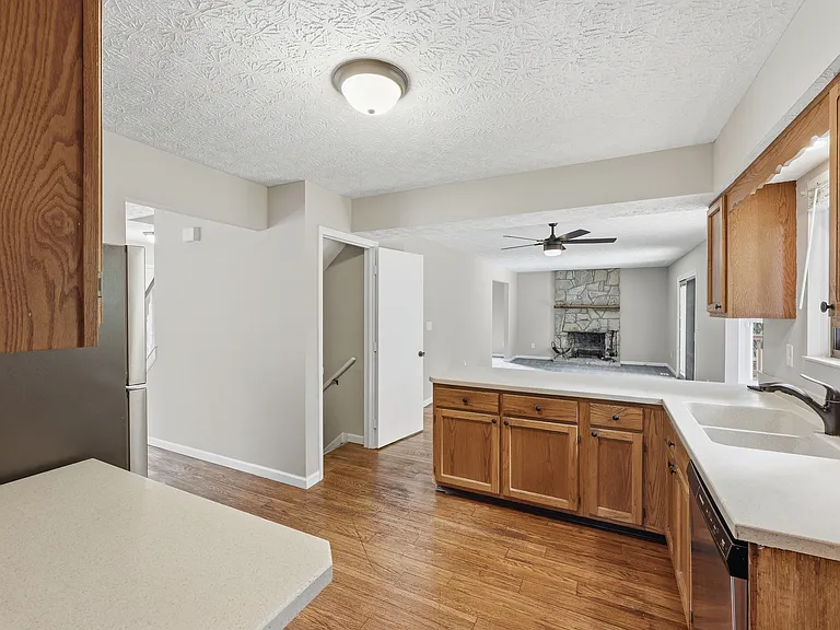 205 Brownsfell Dr — Photo 11