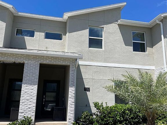2nd image of 1132 NE Kingsbarn City In The Est #Of