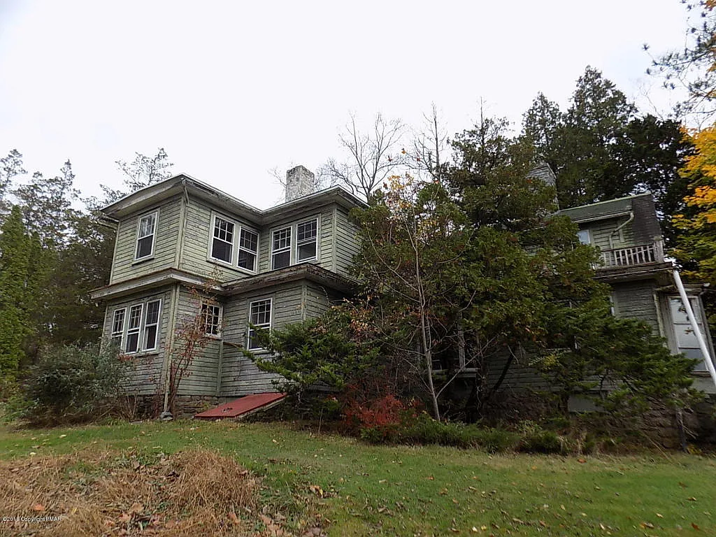 885 Hollow Rd photo 1