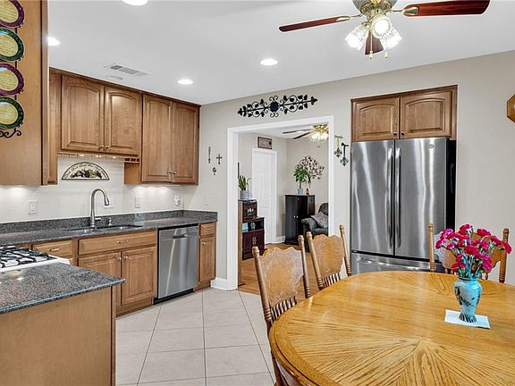 5th image of 3331 Davidson Pl