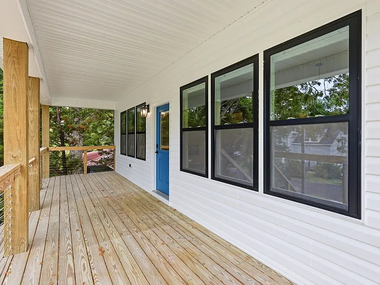 213 Myrtle Ave — Photo 8