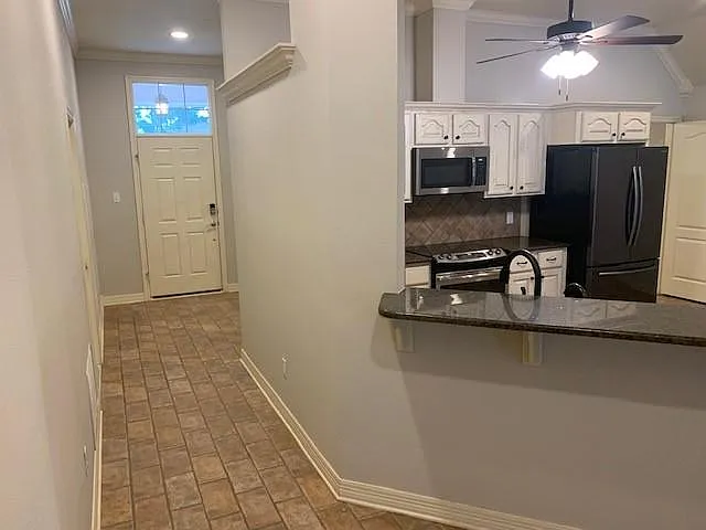 1707 Valley Brook Ln — Photo 4