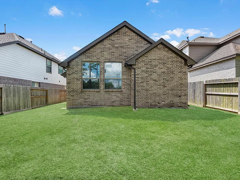 731 Lacebark Elm Trl — Photo 35