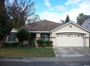 536 Red Robin Dr, Patterson, CA 95363
