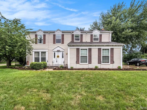1618 Fleetwood Dr, Troy, MI 48098