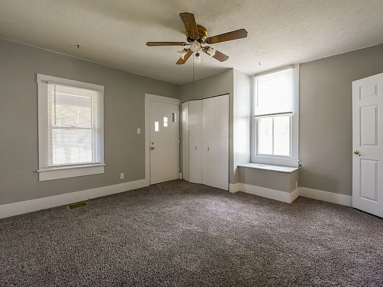 1808 E Oak St — Photo 4
