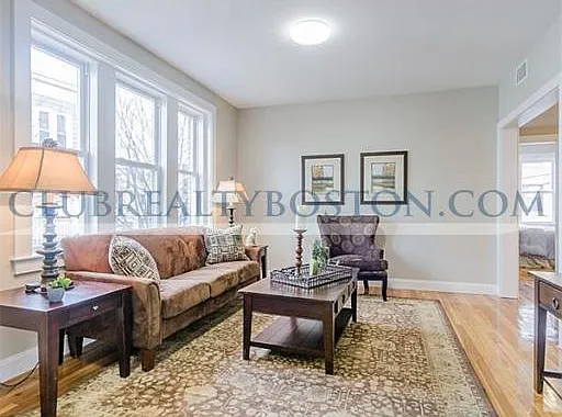4 Leicester St #4 — Photo 10