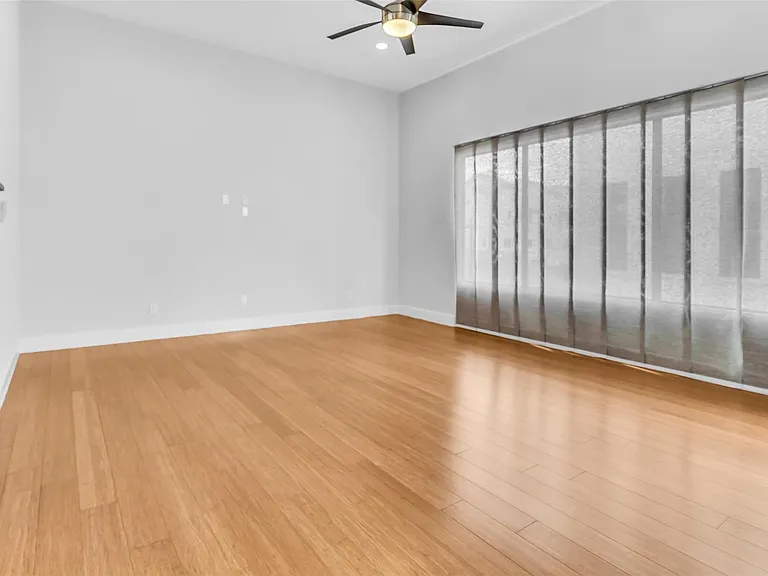 1802 Hickory St — Photo 15